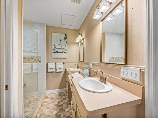 Lido Key Vacation Home with 2 Bedroom and Private Pool